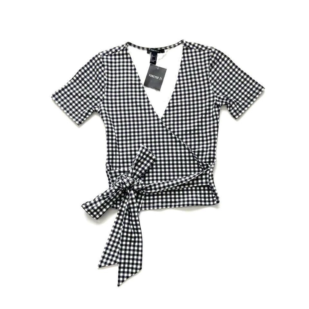 forever 21 checkered black & white knit top with short sleeves